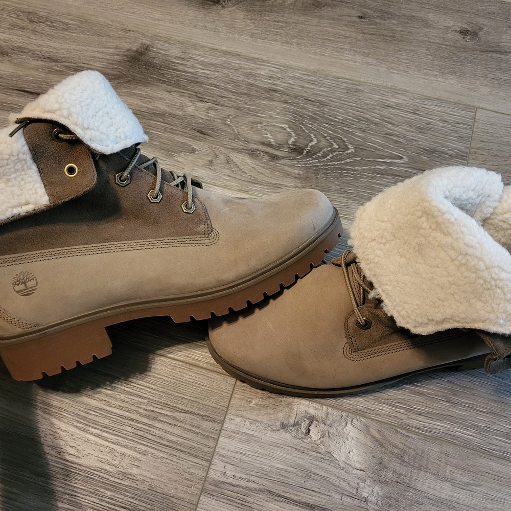 Timberland Tan Boots with Shearling Lining
